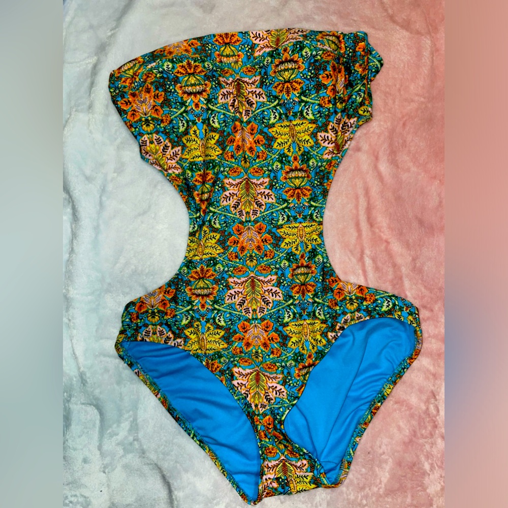 Mossimo Medium bathing suit